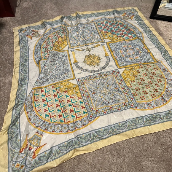 Hermes Scarf - Picture 2 of 8